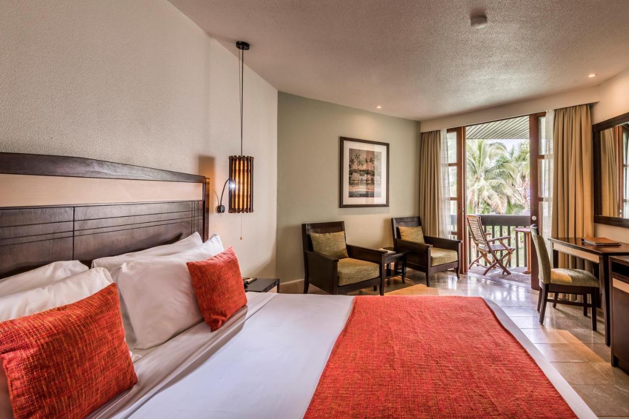 The Warwick Fiji Hotel Korolevu  Ngoại thất bức ảnh A room at the hotel