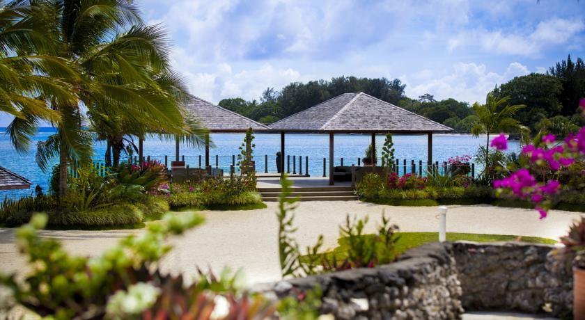 The Warwick Fiji Hotel Korolevu  Ngoại thất bức ảnh The beach at the resort