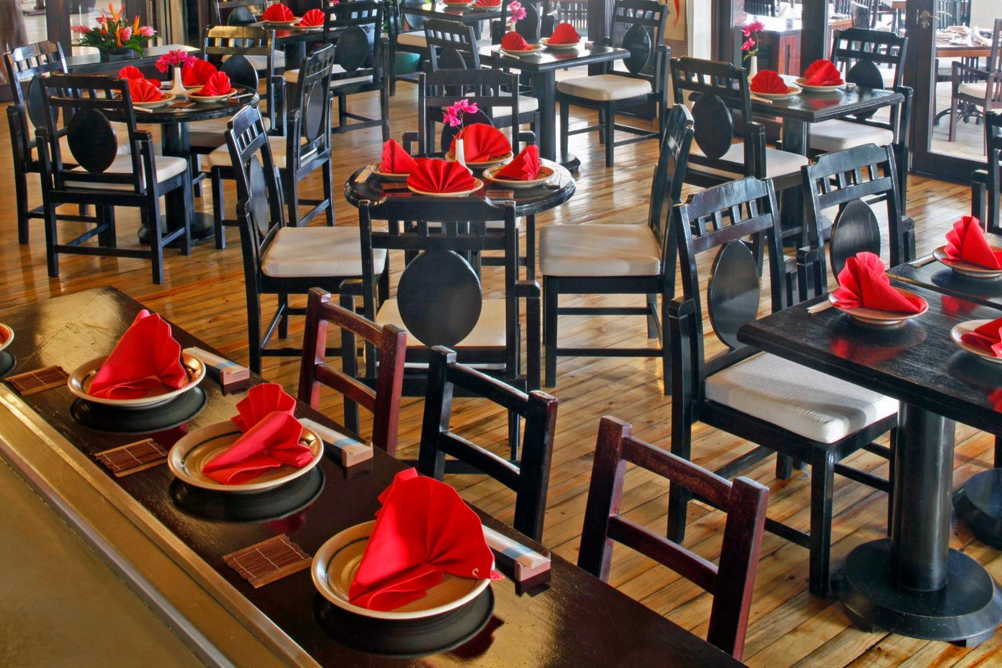 The Warwick Fiji Hotel Korolevu  Ngoại thất bức ảnh Restaurant interior