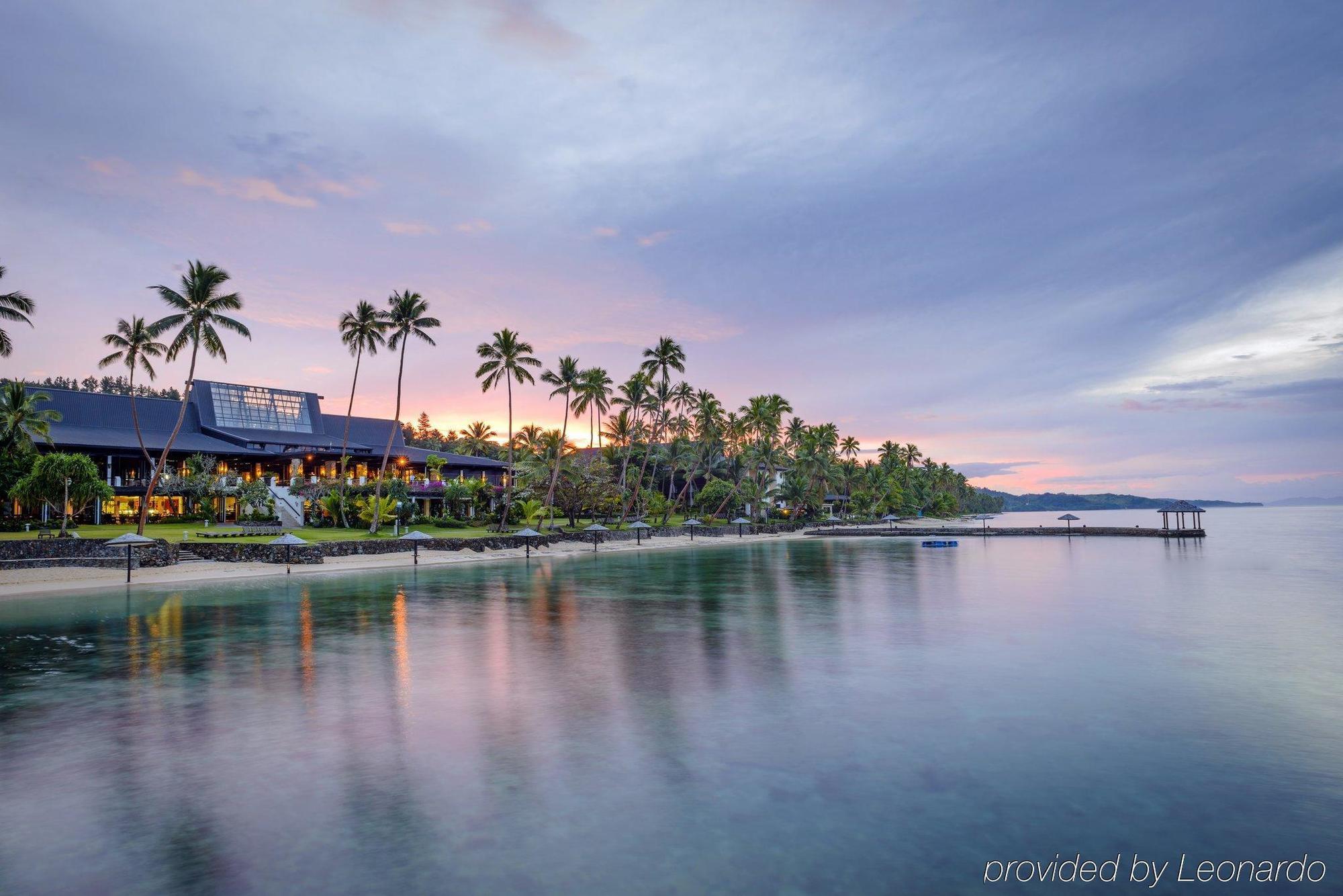 The Warwick Fiji Hotel Korolevu  Ngoại thất bức ảnh Sunset at the Sheraton Resort