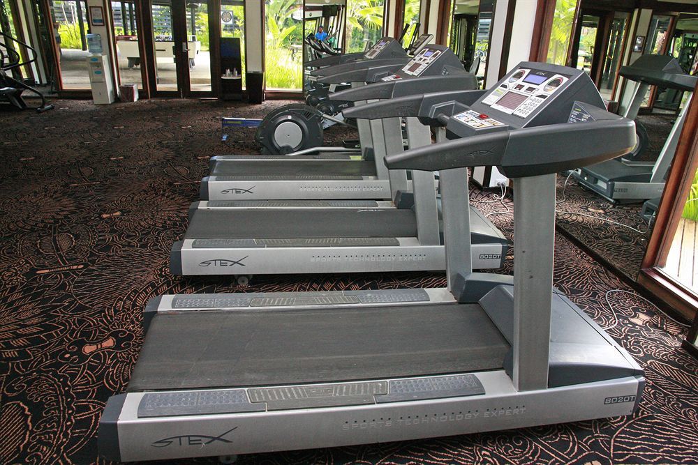 The Warwick Fiji Hotel Korolevu  Ngoại thất bức ảnh Treadmills in a gym
